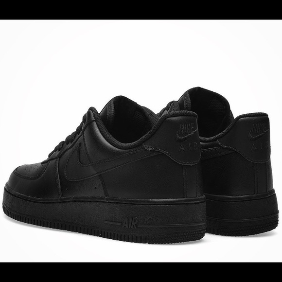 Black air forces (WITH BOX) - Picture 2 of 2